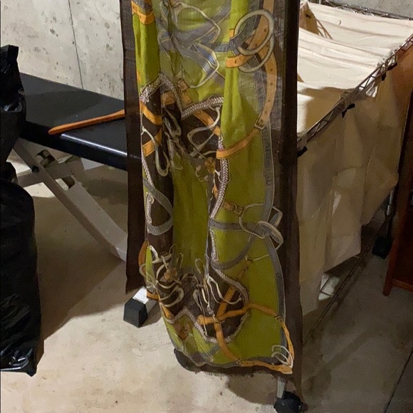 Light Scarf - Picture 2 of 2